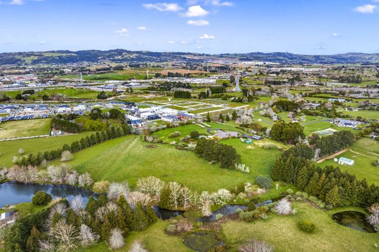 Photo of property in 30 Burberry Road, Karaka, Drury, 2578