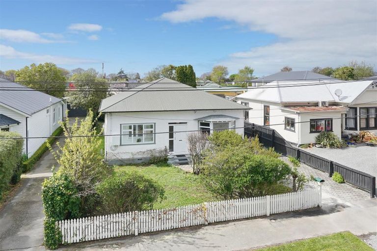 Photo of property in 46 Woodville Street, Edgeware, Christchurch, 8013