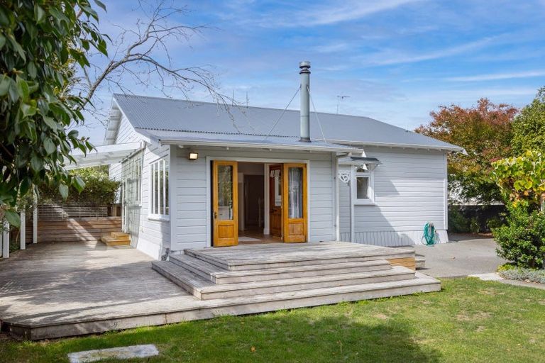 Photo of property in 35 Cambridge Terrace, Masterton, 5810