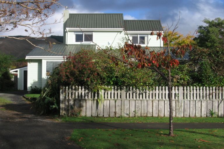 Photo of property in 12 Kohekohe Road, Waikanae, 5036