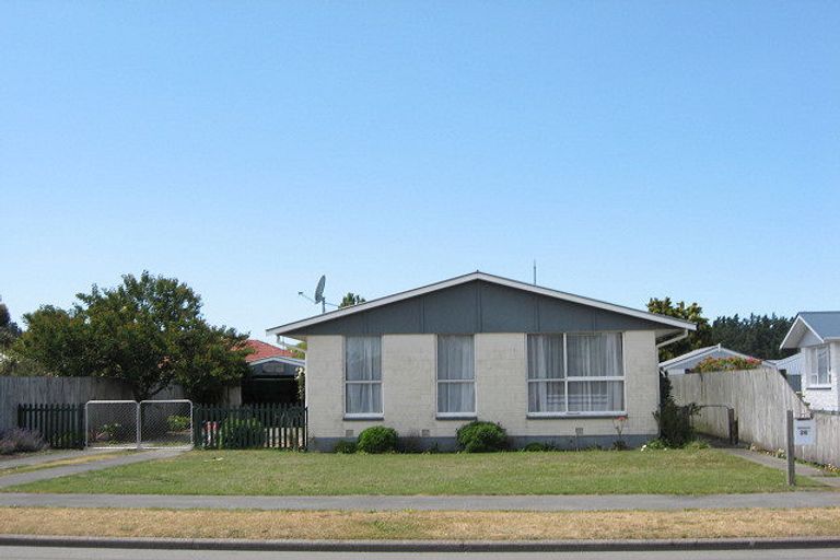 Photo of property in 26 Lamorna Road, Parklands, Christchurch, 8083