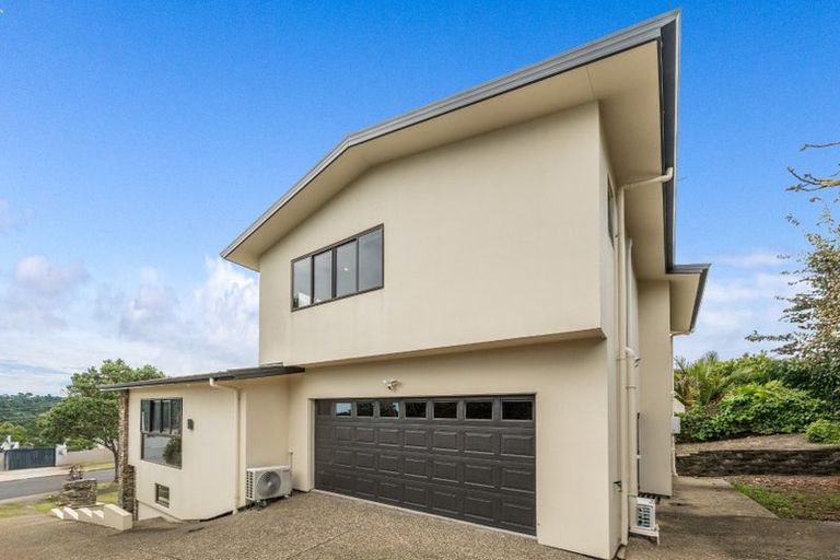 Photo of property in 71 Kittiwake Drive, Schnapper Rock, Auckland, 0632
