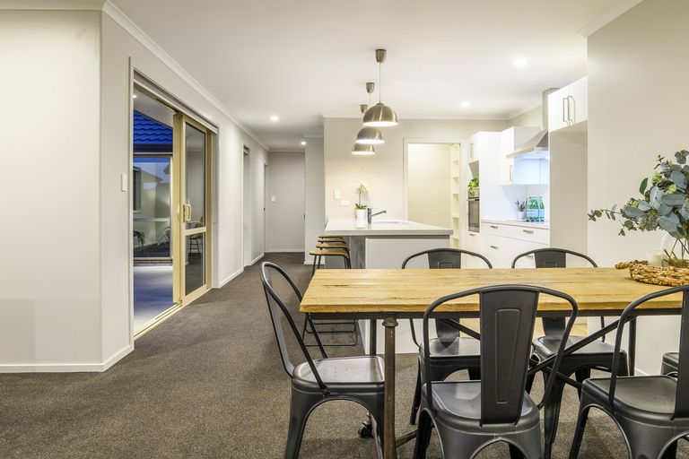 Photo of property in 18 Harding Drive, Papamoa Beach, Papamoa, 3118