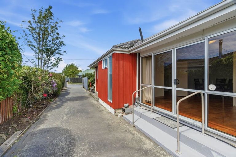 Photo of property in 8 Nyoli Street, Northcote, Christchurch, 8052