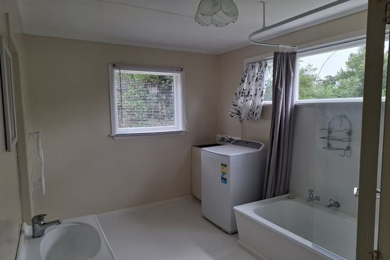 Photo of property in 38 Bassett Road, Johnsonville, Wellington, 6037