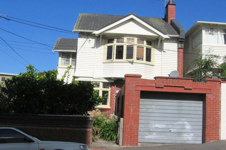Photo of property in 9 Thompson Street, Mount Cook, Wellington, 6011