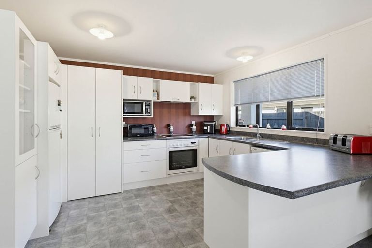 Photo of property in 47 Meridian Grove, Kelvin Grove, Palmerston North, 4414