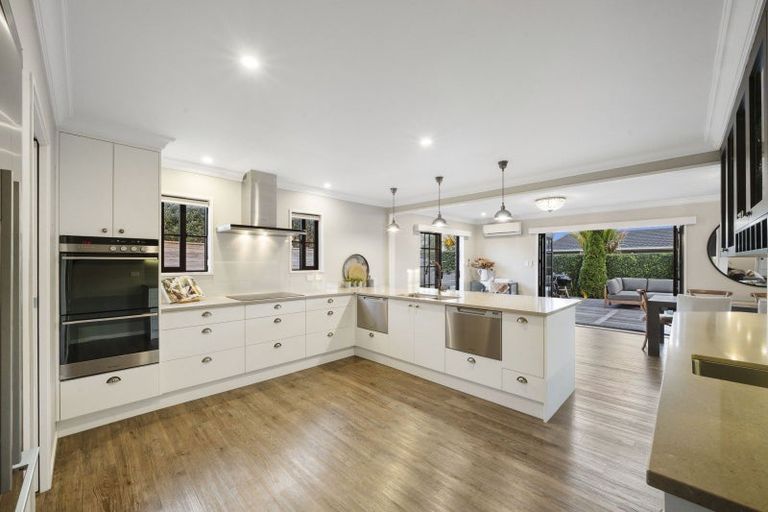 Photo of property in 11 Revell Court, Pukekohe, 2120