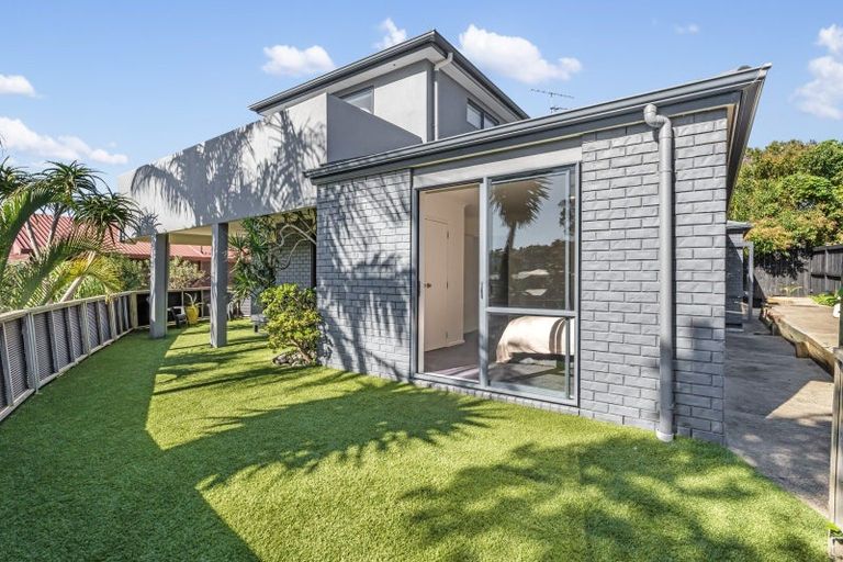Photo of property in 16a Valley Road, Browns Bay, Auckland, 0630
