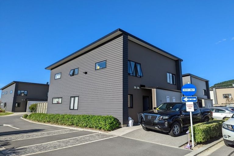 Photo of property in 11/9u Surrey Street, Tawa, Wellington, 5028
