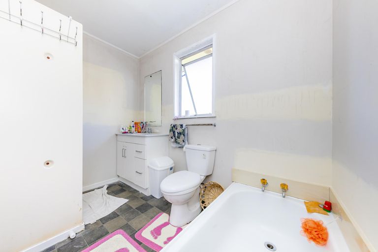 Photo of property in 3 Fairlight Place, Manurewa, Auckland, 2102