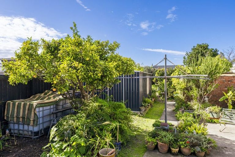 Photo of property in 28 Nuffield Avenue, Marewa, Napier, 4110