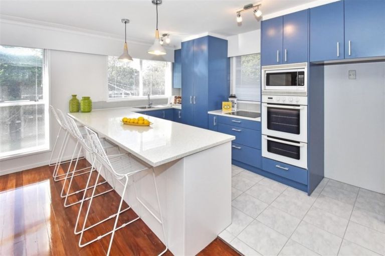 Photo of property in 60 Lawrence Crescent, Hillpark, Auckland, 2102
