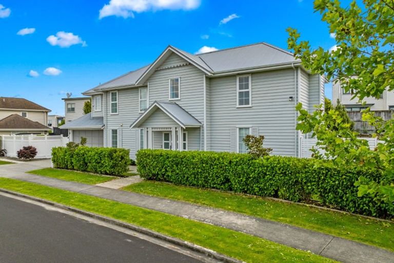 Photo of property in 21 Edgewater Drive, Karaka, Papakura, 2113