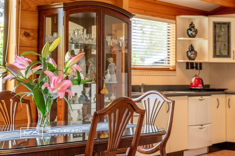 Photo of property in 1 Bathurst Street, Silverstream, Upper Hutt, 5019