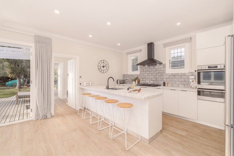 Photo of property in 44 Celia Street, Redcliffs, Christchurch, 8081