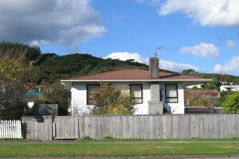 Photo of property in 8 Meremere Street, Wainuiomata, Lower Hutt, 5014