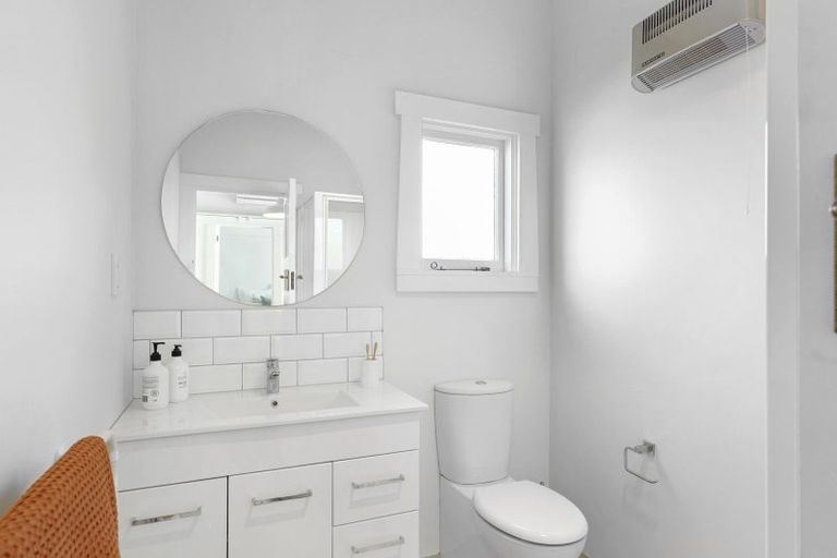 Photo of property in 224 Geraldine Street, Edgeware, Christchurch, 8013