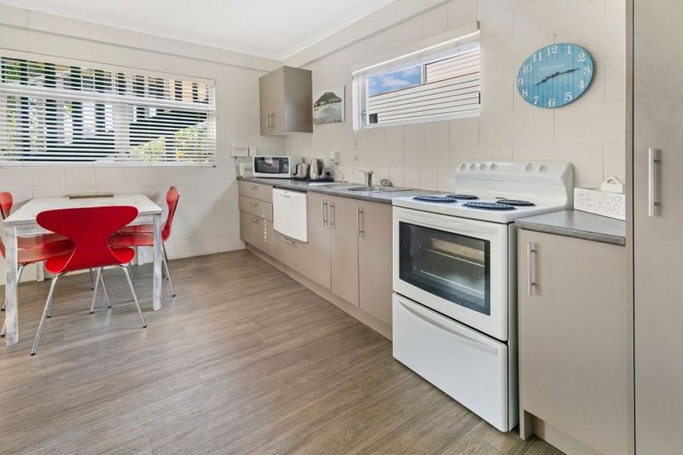 Photo of property in 62 Simpson Road, Papamoa Beach, Papamoa, 3118