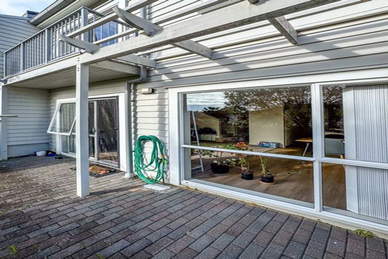 Photo of property in 7/78 Fernhill Way, Oteha, Auckland, 0632