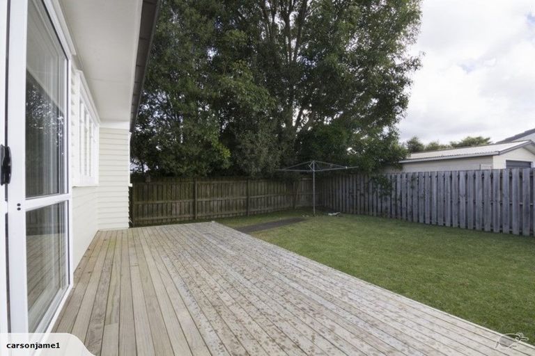 Photo of property in 2 Hikurangi Street, Te Atatu Peninsula, Auckland, 0610