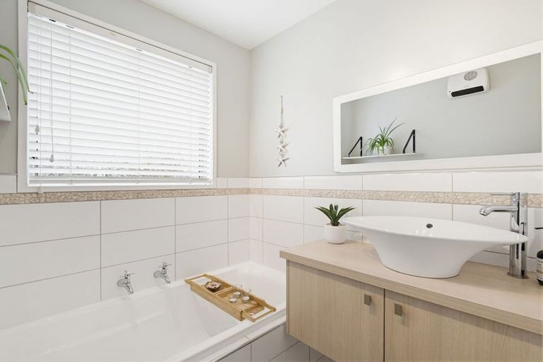 Photo of property in 14 Brogar Place, Casebrook, Christchurch, 8051