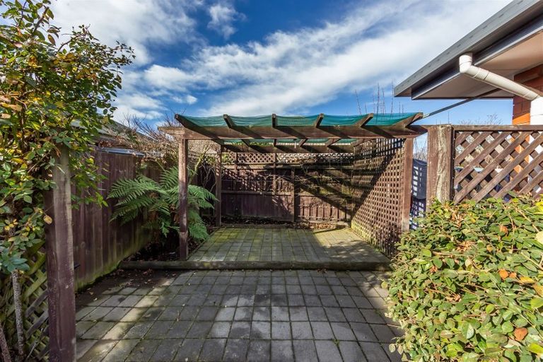 Photo of property in 5 Murfitt Place, Sockburn, Christchurch, 8042
