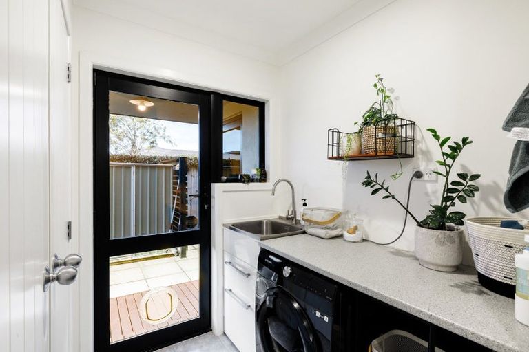 Photo of property in 8 Shalimar Place, Huntington, Hamilton, 3210