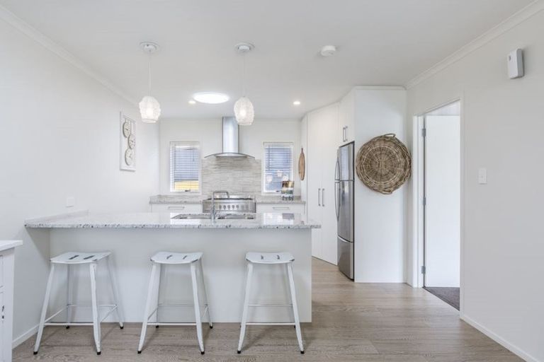 Photo of property in 4 Hapuka Close, Snells Beach, 0920