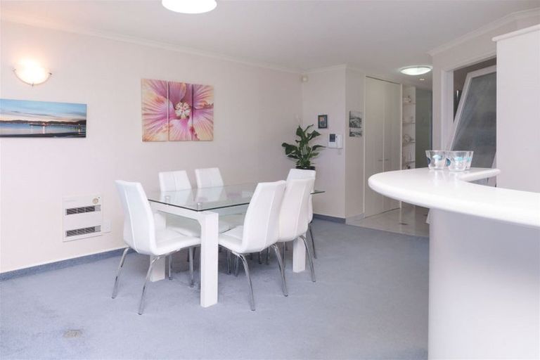 Photo of property in Ocean Apartments, 44-46 Marine Parade, Paraparaumu Beach, Paraparaumu, 5032