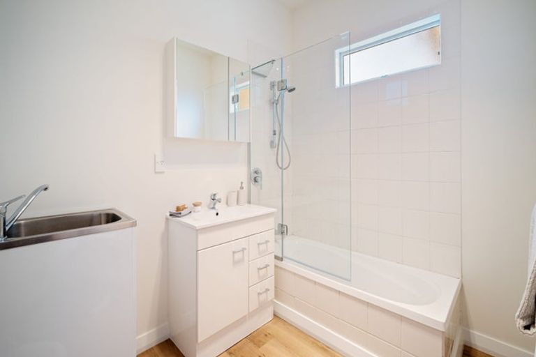 Photo of property in 27 Wades Avenue, Saint Martins, Christchurch, 8022