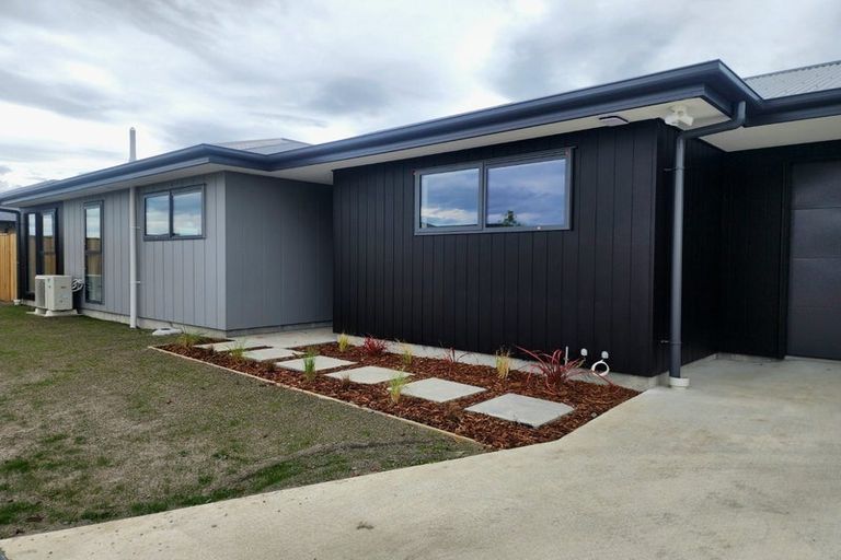 Photo of property in 2 Ellmers Street, Woodend, 7610