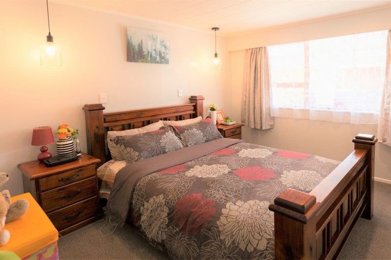 Photo of property in 32a Mahana Road, Paraparaumu Beach, Paraparaumu, 5032