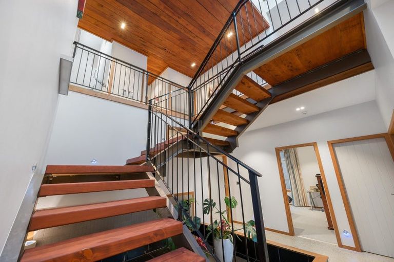 Photo of property in 2 Arakan Way, Khandallah, Wellington, 6035