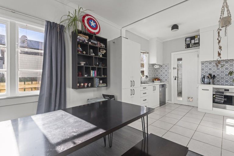 Photo of property in 82 Barton Avenue, Heretaunga, Upper Hutt, 5018