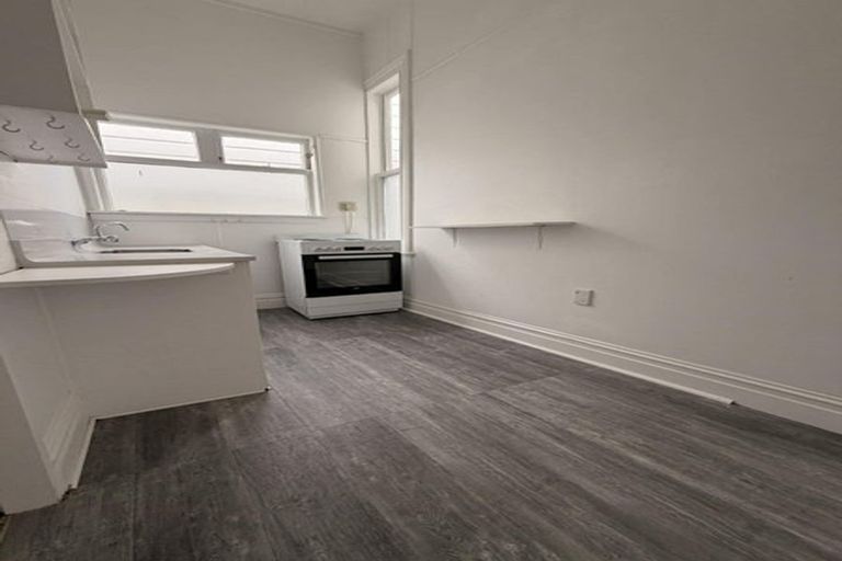 Photo of property in 22 Lawrence Street, Newtown, Wellington, 6021
