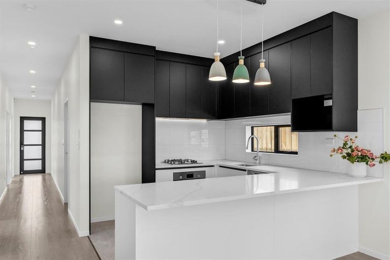 Photo of property in 14 Waimarie Drive, Karaka, 2578