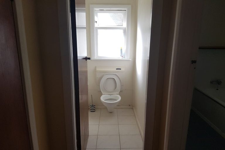 Photo of property in 20 Ashleigh Crescent, Miramar, Wellington, 6022