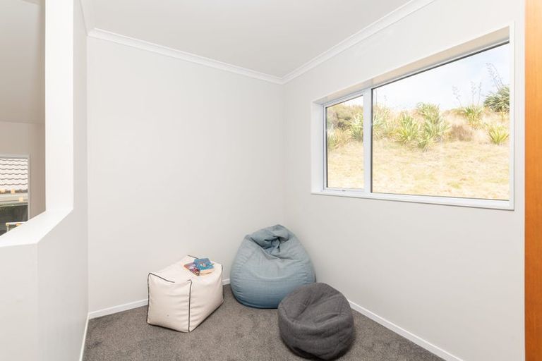 Photo of property in 17 Bickerton Rise, Churton Park, Wellington, 6037