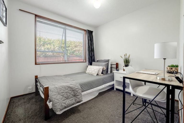 Photo of property in 18 Heaphy Place, Casebrook, Christchurch, 8051