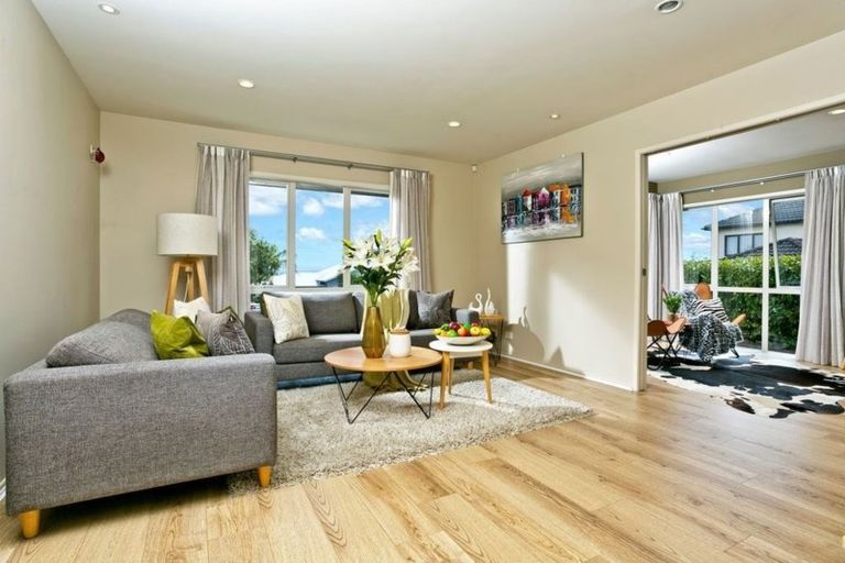 Photo of property in 51 Kittiwake Drive, Schnapper Rock, Auckland, 0632