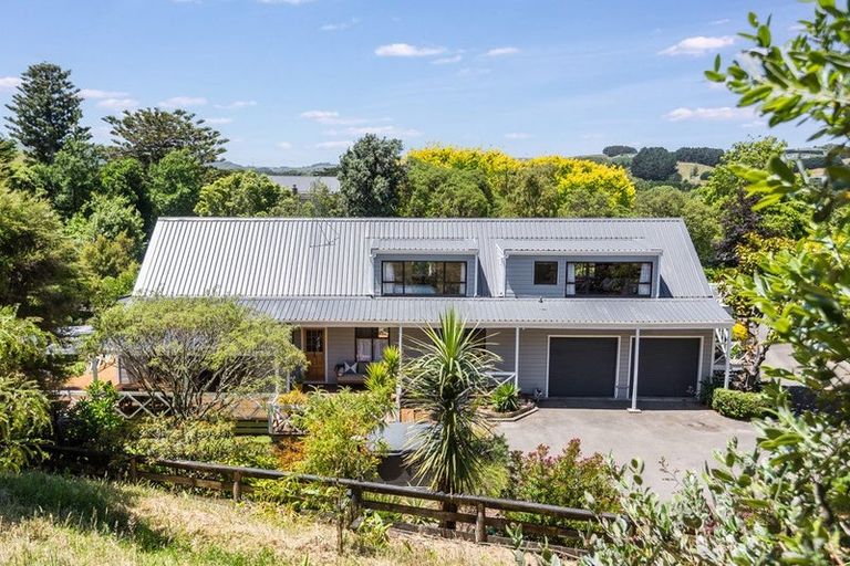 Photo of property in 87b Joseph Banks Drive, Whitby, Porirua, 5024