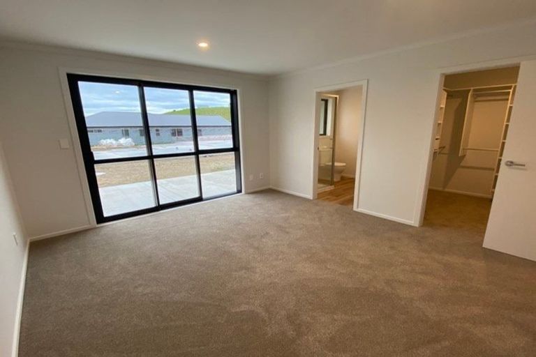 Photo of property in 6 Kaiwaru Place, Waikanae, 5036