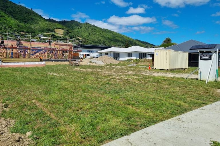 Photo of property in 49 Matenga Street, Waikanae, 5036