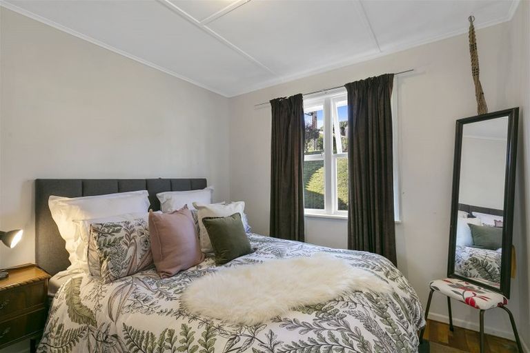 Photo of property in 21 Lynda Avenue, Paparangi, Wellington, 6037