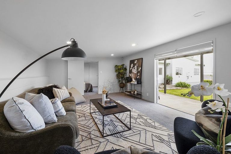 Photo of property in 44 Karamea Street, Whalers Gate, New Plymouth, 4310