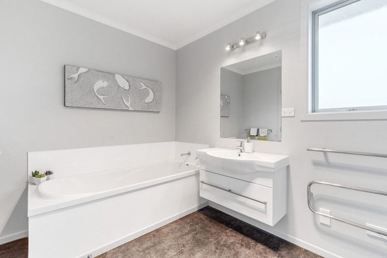 Photo of property in 23 Grandvista Drive, Green Island, Dunedin, 9018