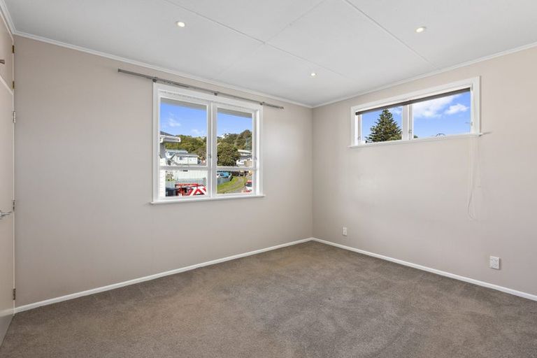Photo of property in 17 Moult Street, Titahi Bay, Porirua, 5022