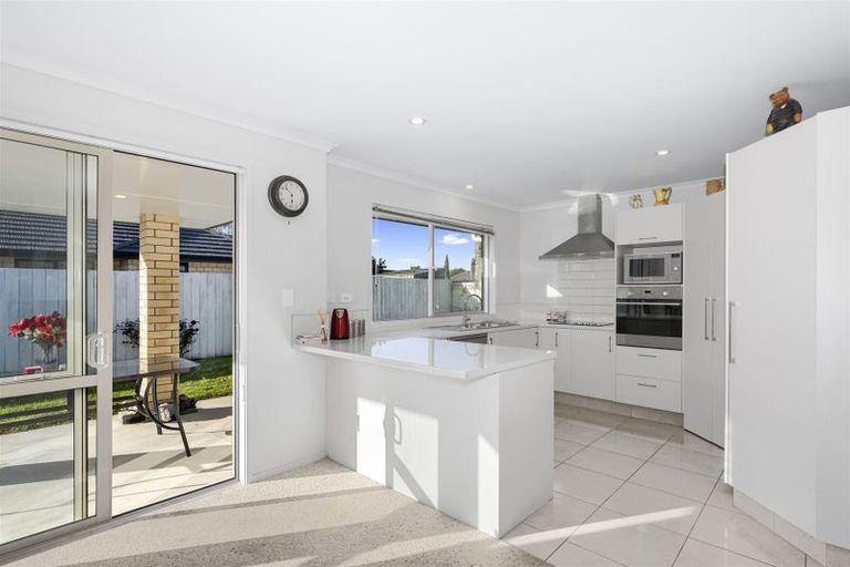 Photo of property in 45 Rainey Crescent, Papamoa Beach, Papamoa, 3118