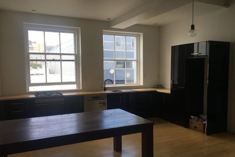 Photo of property in 2u2 King Street, Mount Cook, Wellington, 6021